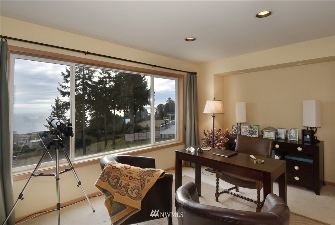 17310 Sylvester Road Southwest Burien, WA 98166 - Photo 16 of 25 Gallery Image 16