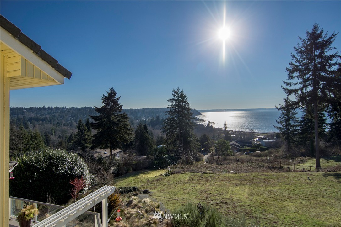 17310 Sylvester Road Southwest Burien, WA 98166 - Photo 3 of 25 Gallery Image 3