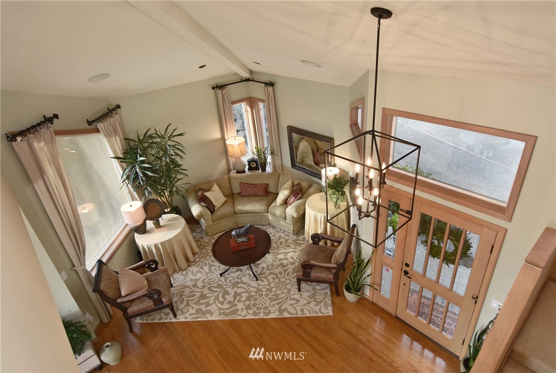 17310 Sylvester Road Southwest Burien, WA 98166 - Photo 4 of 25 Gallery Image 4