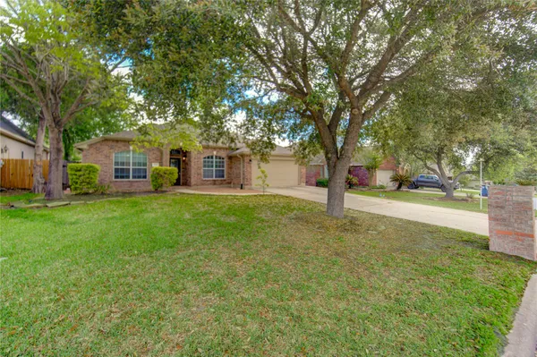 $320,000 | 233 Lake Estates Drive, Montgomery, TX 77356