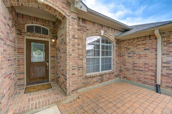 $320,000 | 233 Lake Estates Drive, Montgomery, TX 77356
