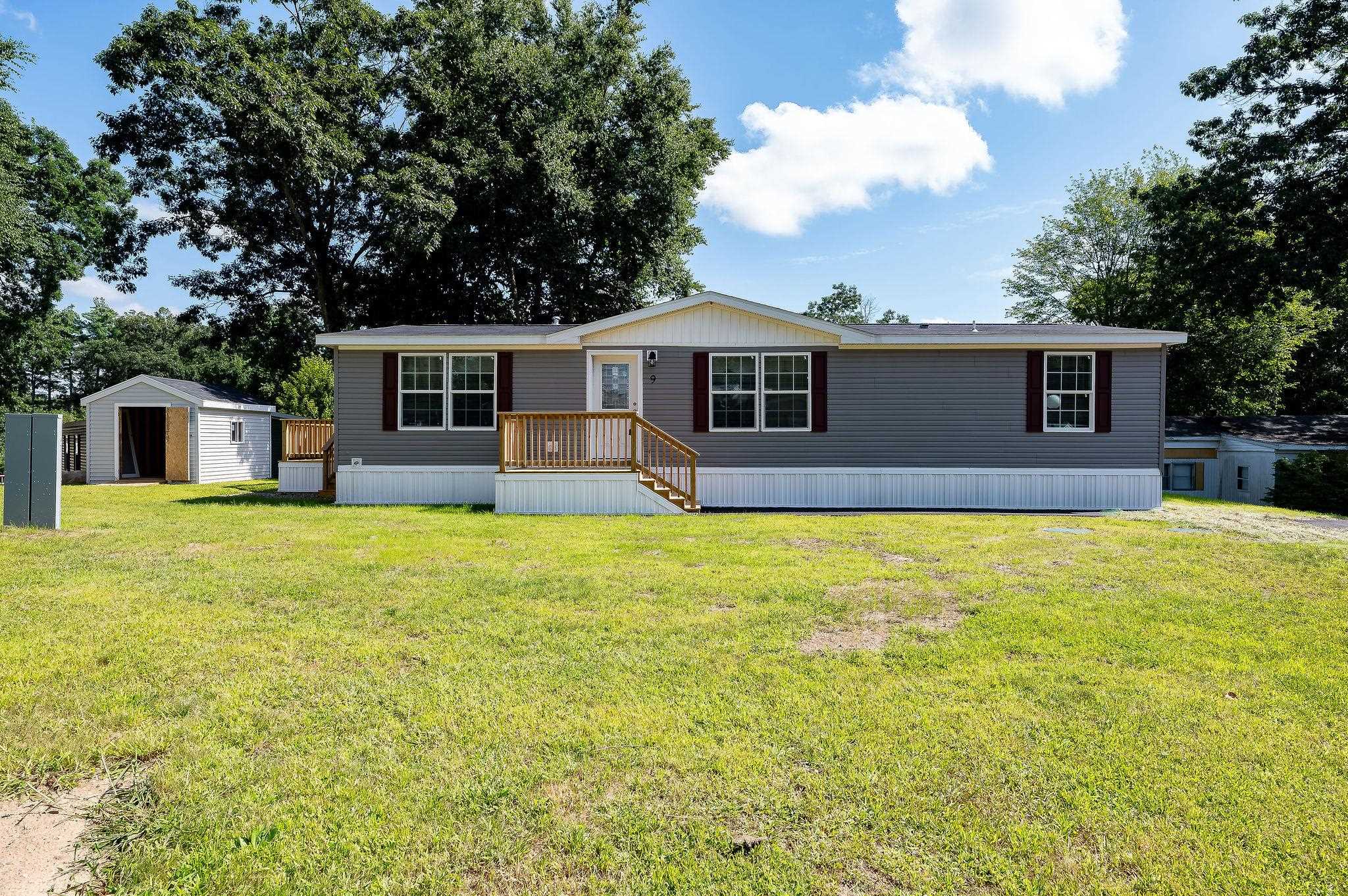 9 South Dewberry Lane Rochester, NH 03867 - Photo 1 of 40