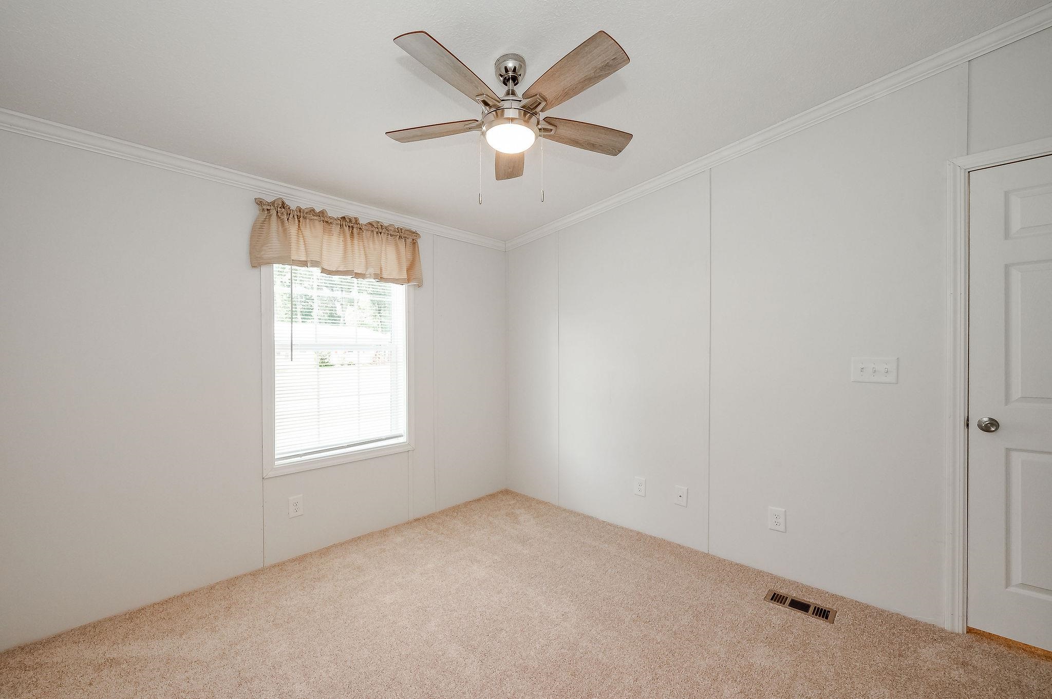 9 South Dewberry Lane Rochester, NH 03867 - Photo 6 of 40