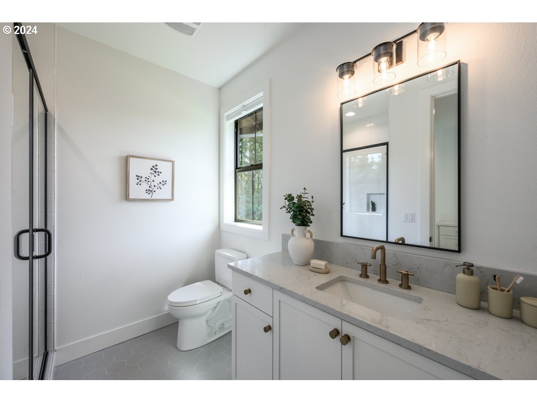 1144 Rosemont Road West Linn, OR 97068 - Photo 20 of 24 Bathroom, Attached