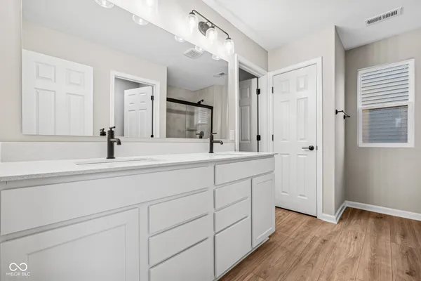 $334,990 | 5102 Triple Crown Way, Indianapolis, IN 46237