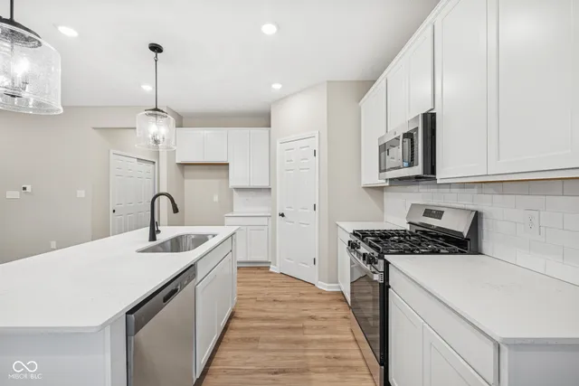 $354,990 | 5102 Triple Crown Way, Indianapolis, IN 46237