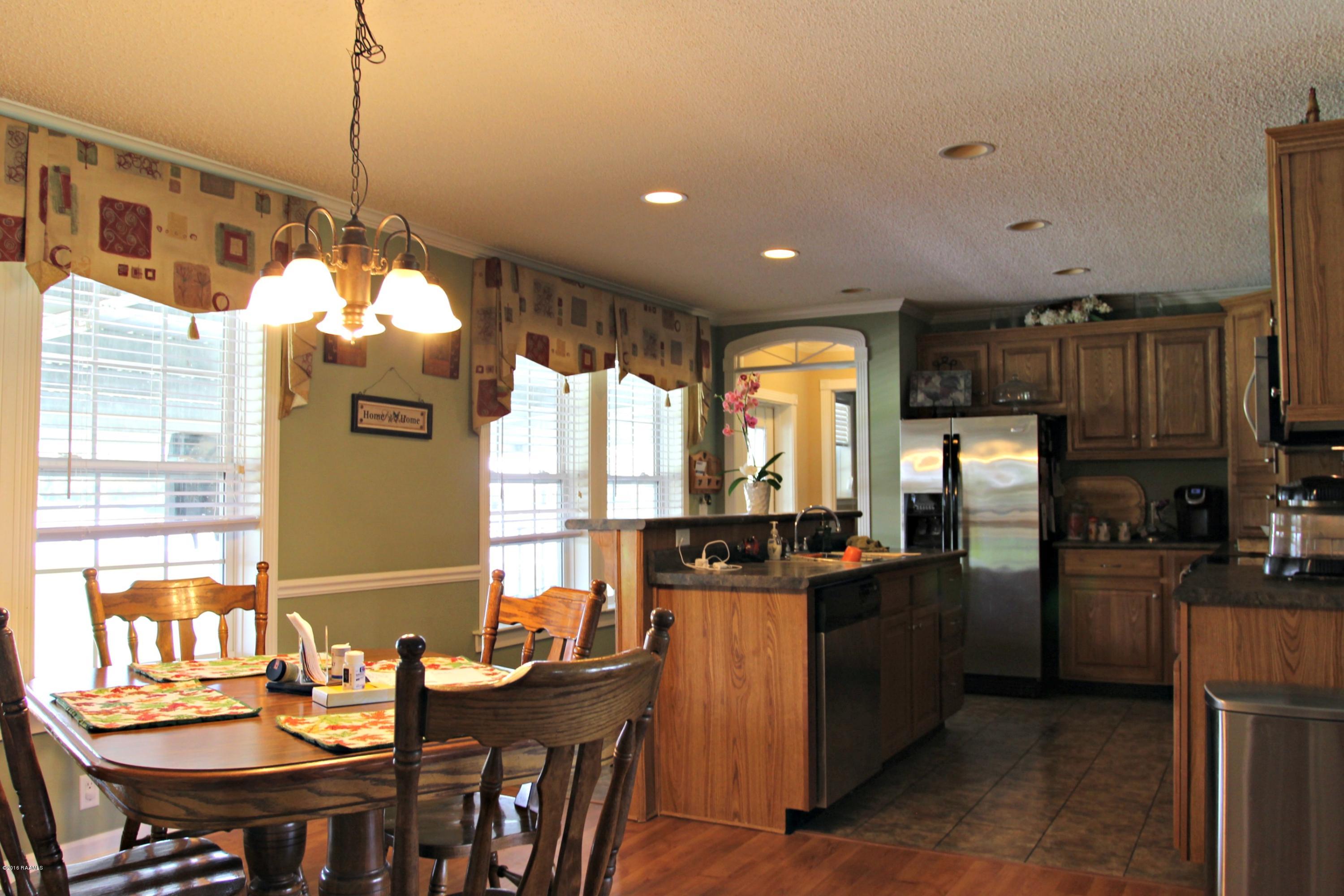 121 Andres Road Scott, LA 70583 - Photo 4 of 27 dining roomkitchen