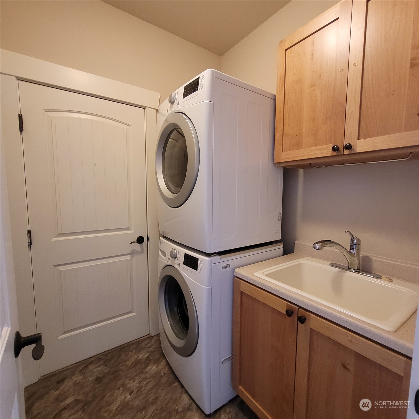 151 Craftsman Court Sequim, WA 98382 - Photo 11 of 40 a utility room with dryer and washer