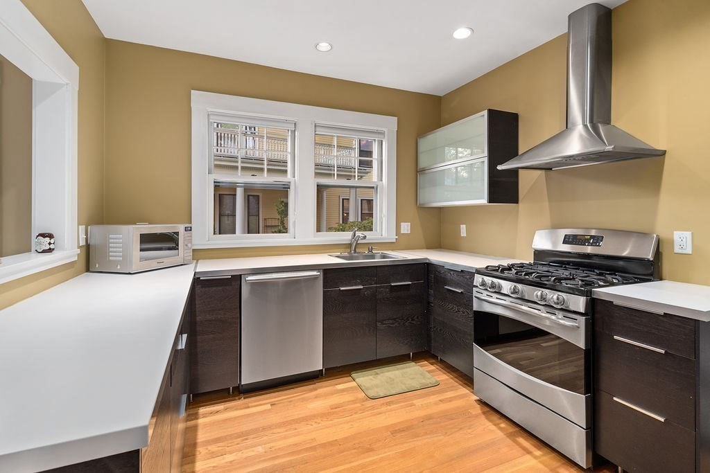 3 Upland Road, Unit 2 Brookline, MA 02445 - Photo 9 of 33