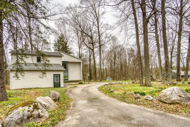 $385,000 | 20425 Thornapple Lane, Big Rapids, MI 49307