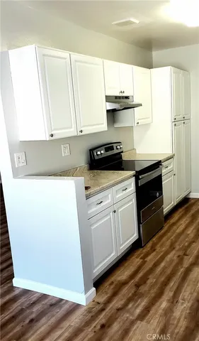 $2,449 | 5400 Newcastle Avenue, Unit 64, Encino, CA 91316