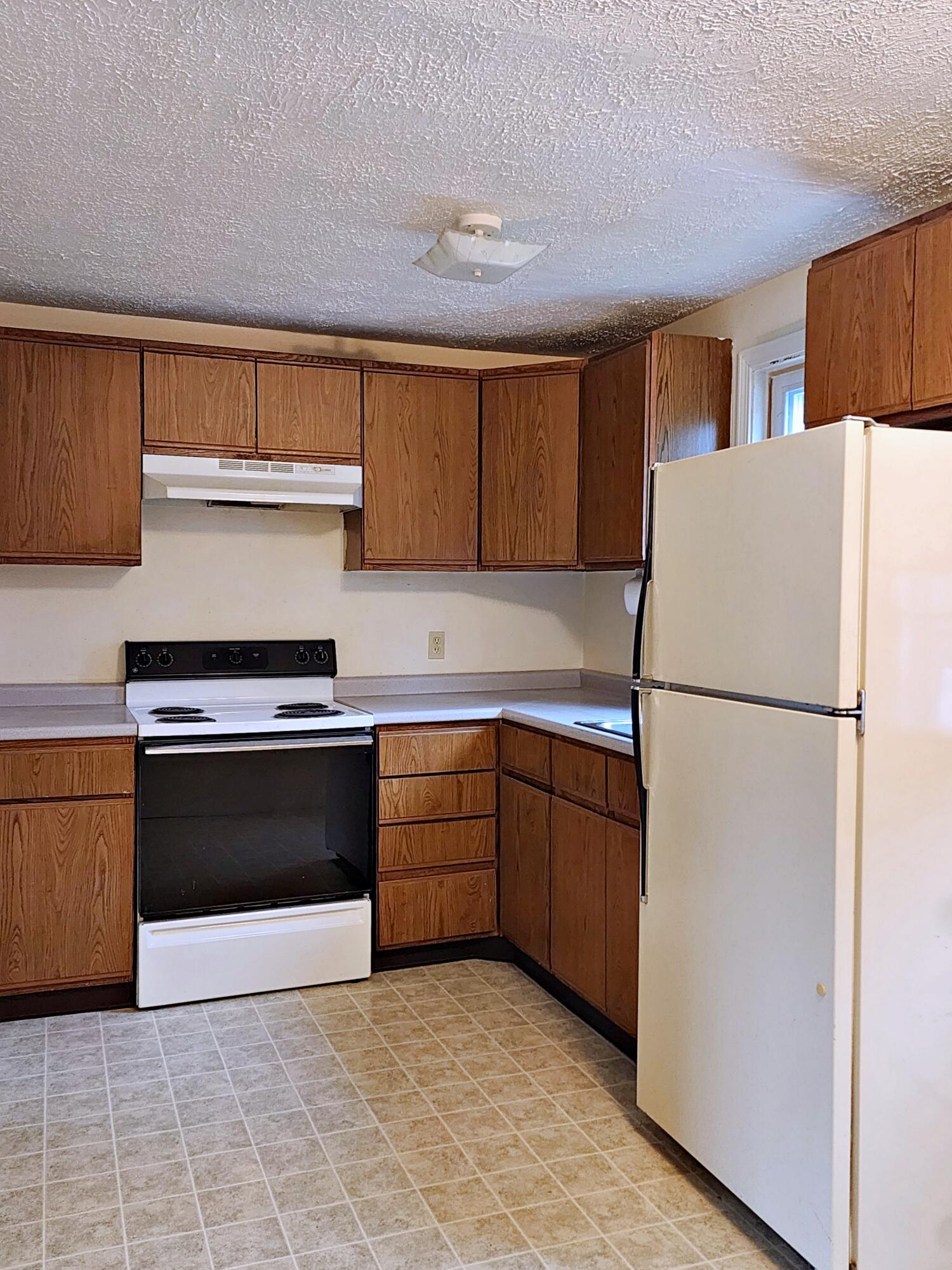 17 C&k Loop Road, Unit 17 East Waterboro, ME 04030 - Photo 7 of 13 Kitchen 1