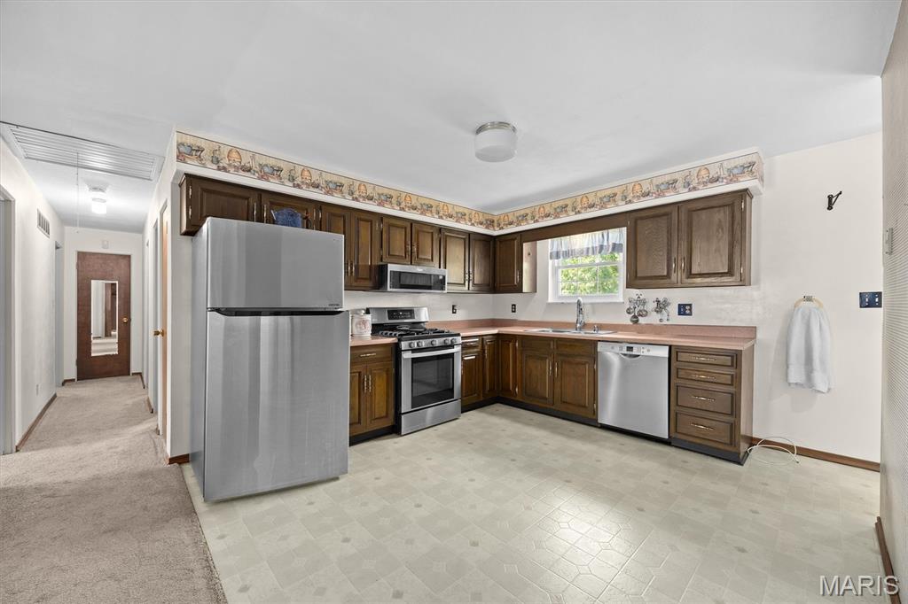 10774 Hickory Flat Road Highland, IL 62249 - Photo 9 of 35