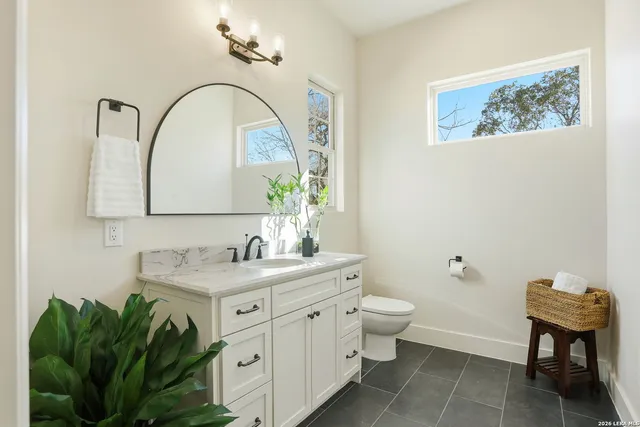 $1,155,000 | 301 Tuttle Road, Terrell Hills, TX 78209