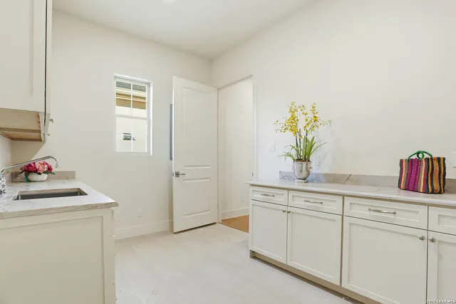 $1,155,000 | 301 Tuttle Road, Terrell Hills, TX 78209