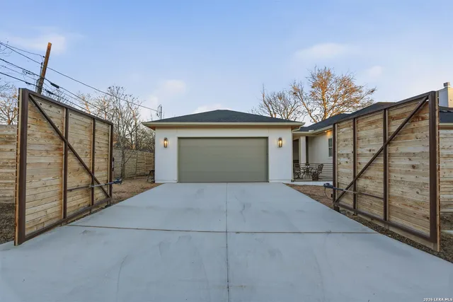 $1,155,000 | 301 Tuttle Road, Terrell Hills, TX 78209