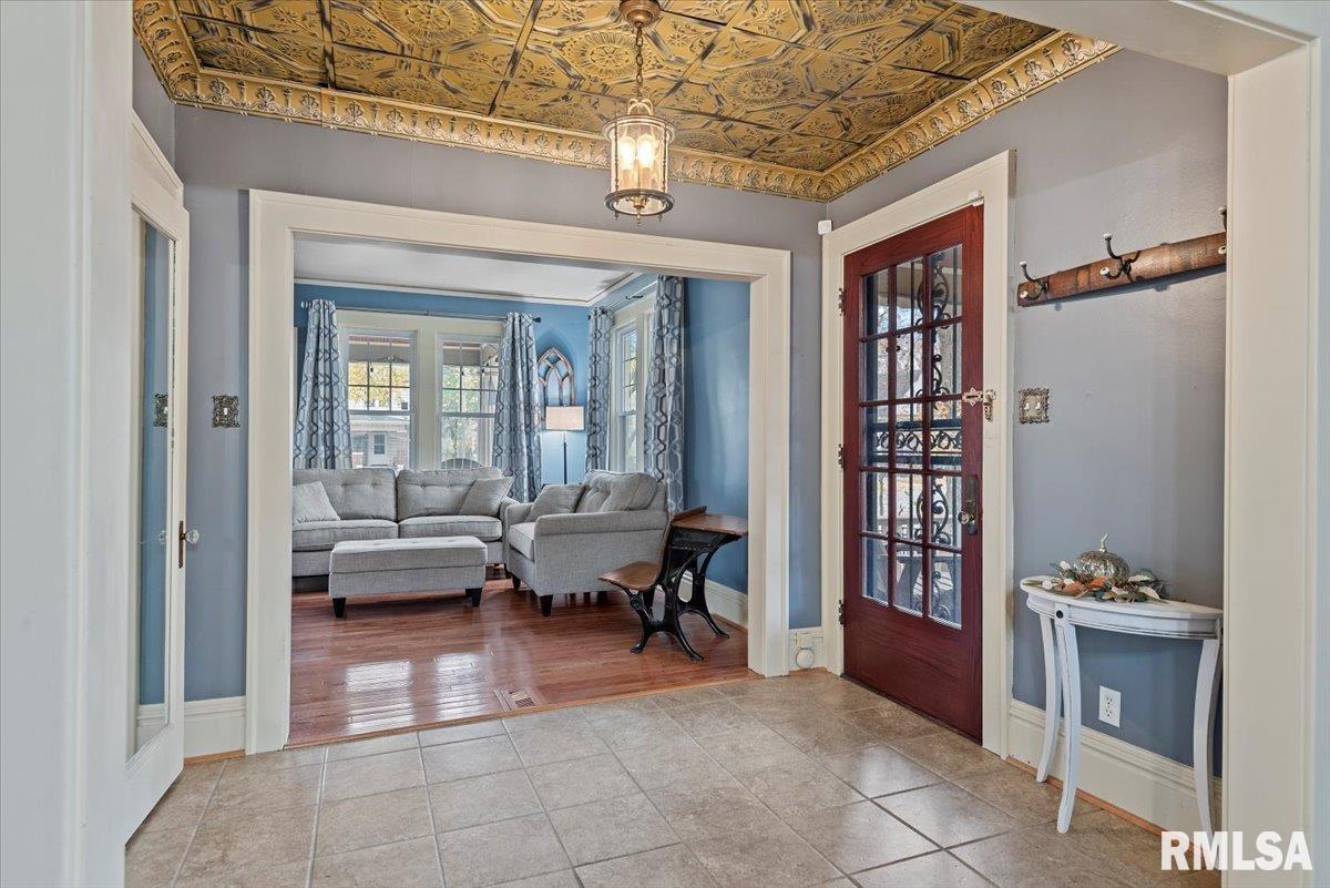 909 South Walnut Street Springfield, IL 62704 - Photo 12 of 48 Gallery Image 12