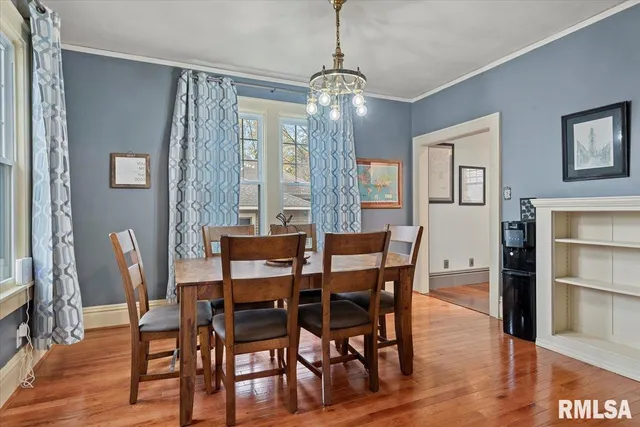 $269,900 | 909 South Walnut Street, Springfield, IL 62704