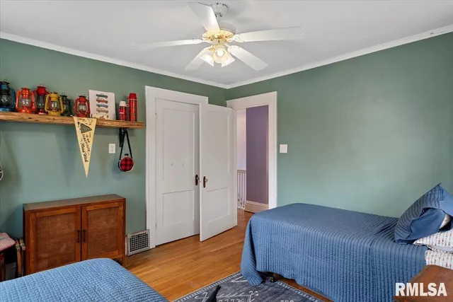 $269,900 | 909 South Walnut Street, Springfield, IL 62704