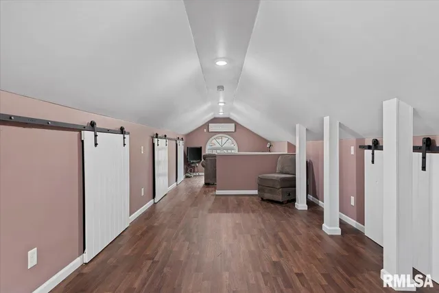 $269,900 | 909 South Walnut Street, Springfield, IL 62704