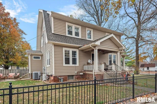 $269,900 | 909 South Walnut Street, Springfield, IL 62704