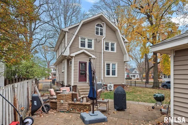 $269,900 | 909 South Walnut Street, Springfield, IL 62704