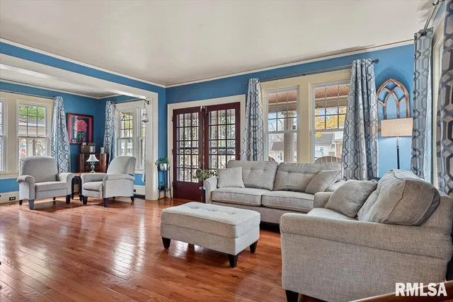 $269,900 | 909 South Walnut Street, Springfield, IL 62704