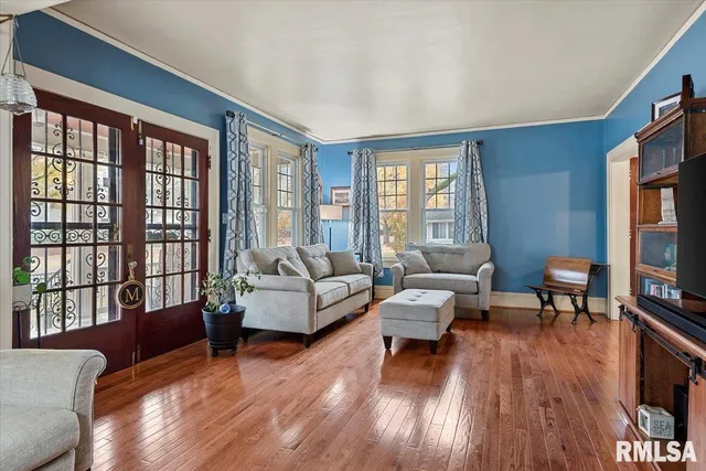 $269,900 | 909 South Walnut Street, Springfield, IL 62704