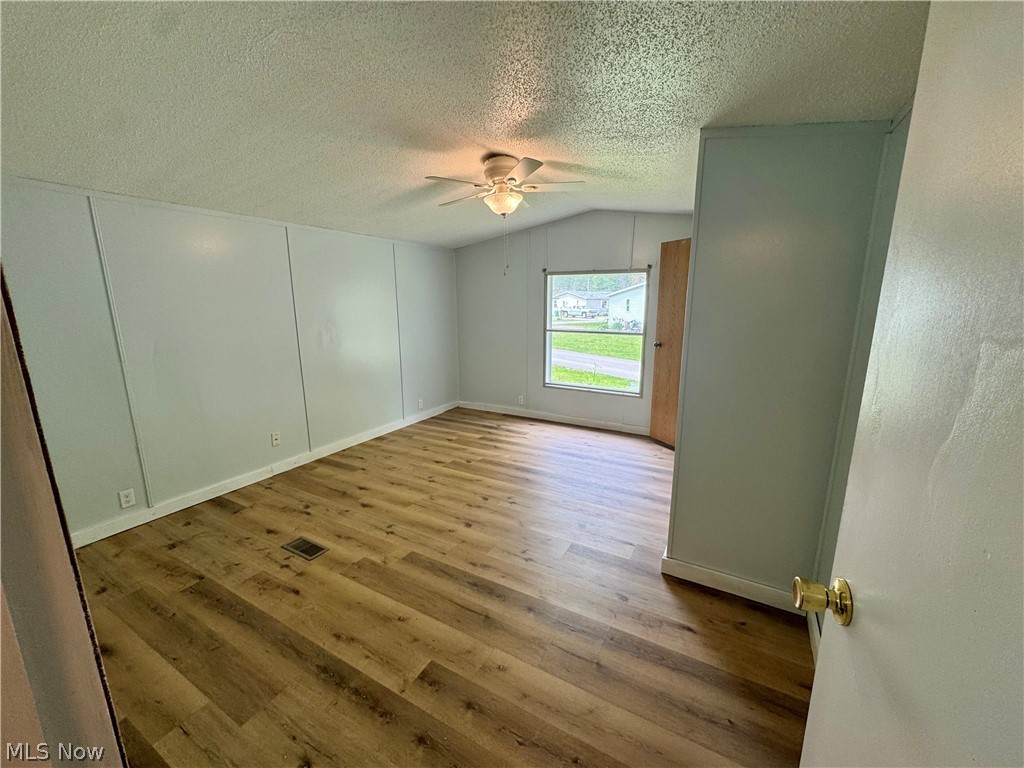 6800 Lake Road West, Unit 21 Geneva, OH 44041 - Photo 12 of 20