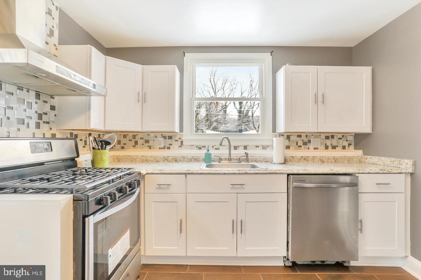 327 Winslow Road Oxon Hill, MD 20745 - Photo 3 of 5