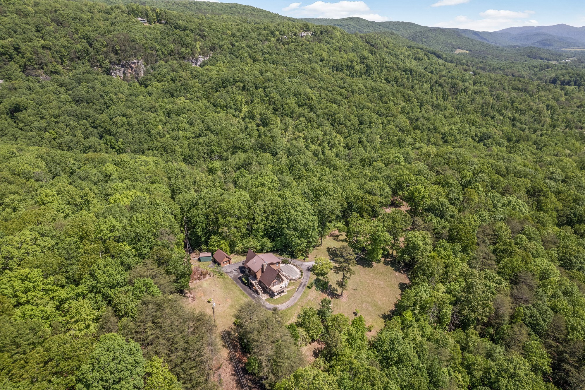903 Kanuckle Road Pikeville, TN 37367 - Photo 4 of 63 Gallery Image 4