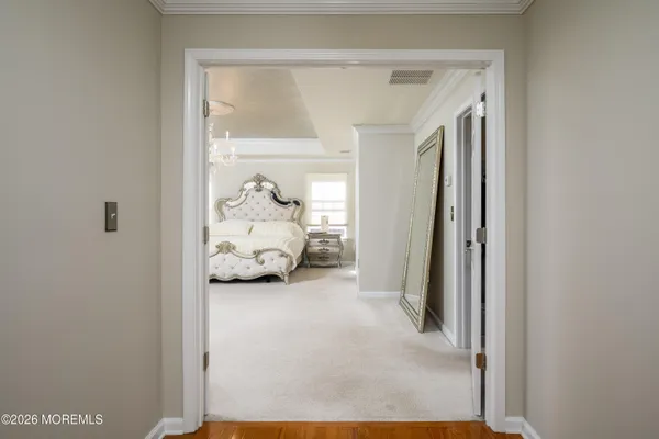 a black and white photo of a living room