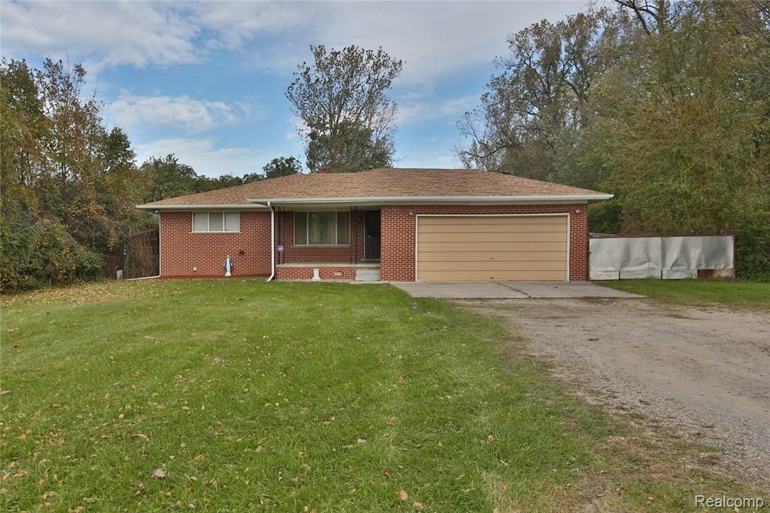 23490 King Road Trenton, MI 48183 - Photo 1 of 23 Front of house , sits back off of the road