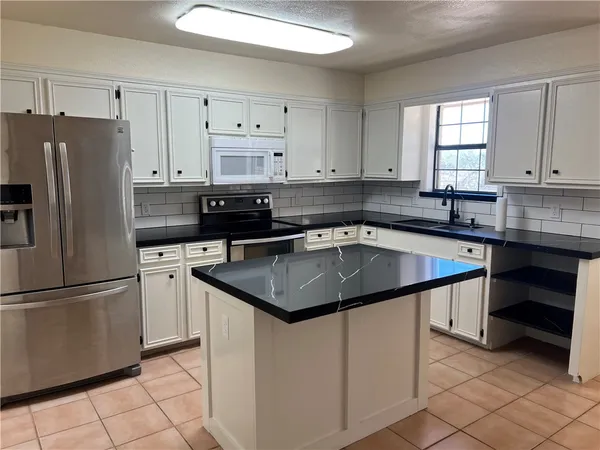 $295,900 | 402 Santa Maria Avenue, San Diego, TX 78384