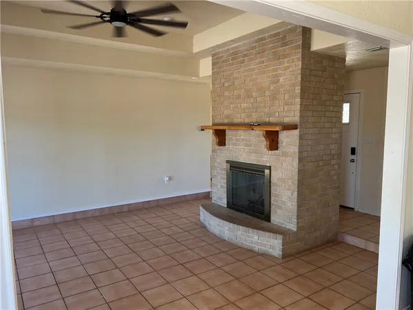 $295,900 | 402 Santa Maria Avenue, San Diego, TX 78384