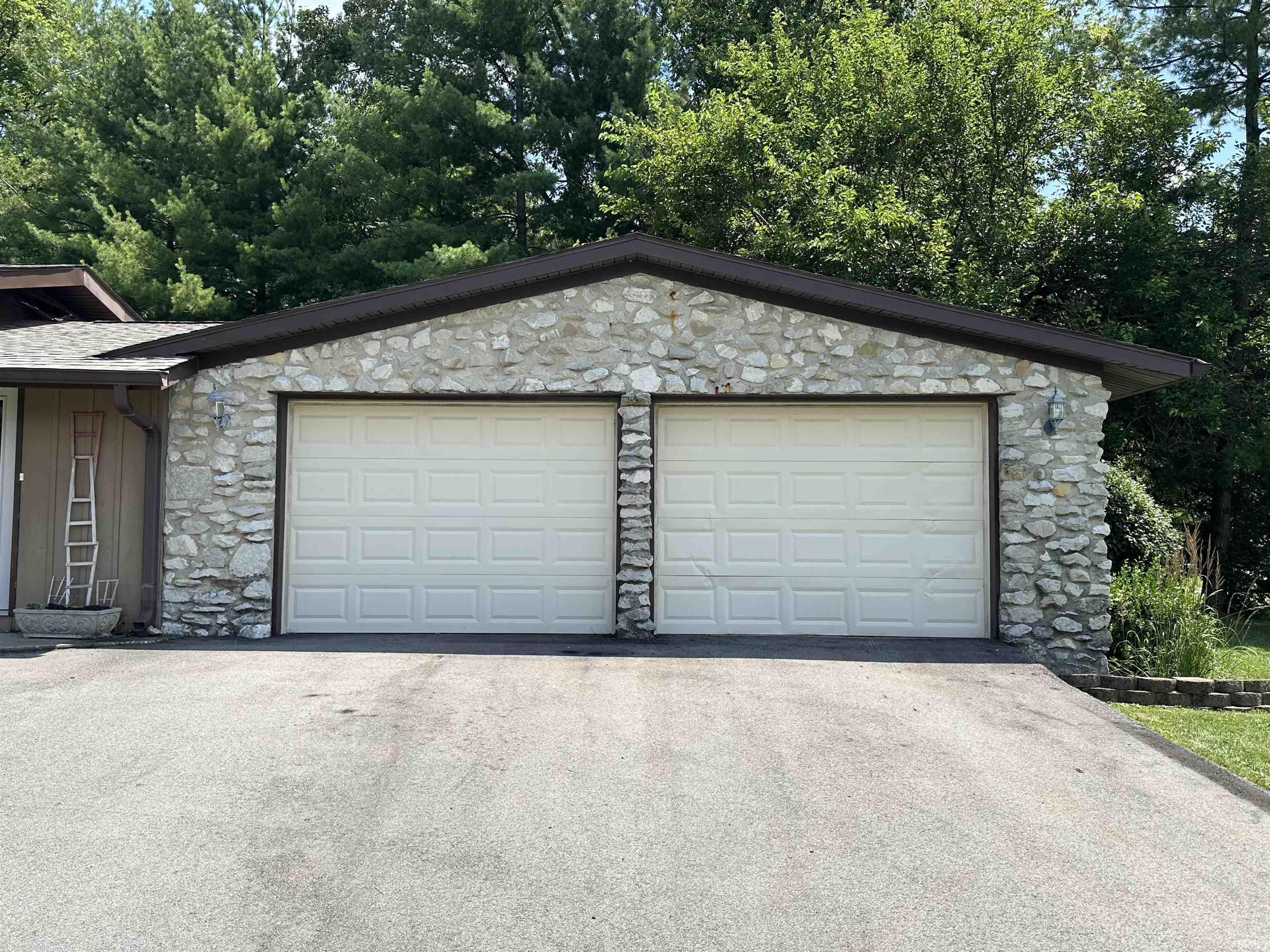 40 Ramey Drive Mitchell, IN 47446 - Photo 4 of 34