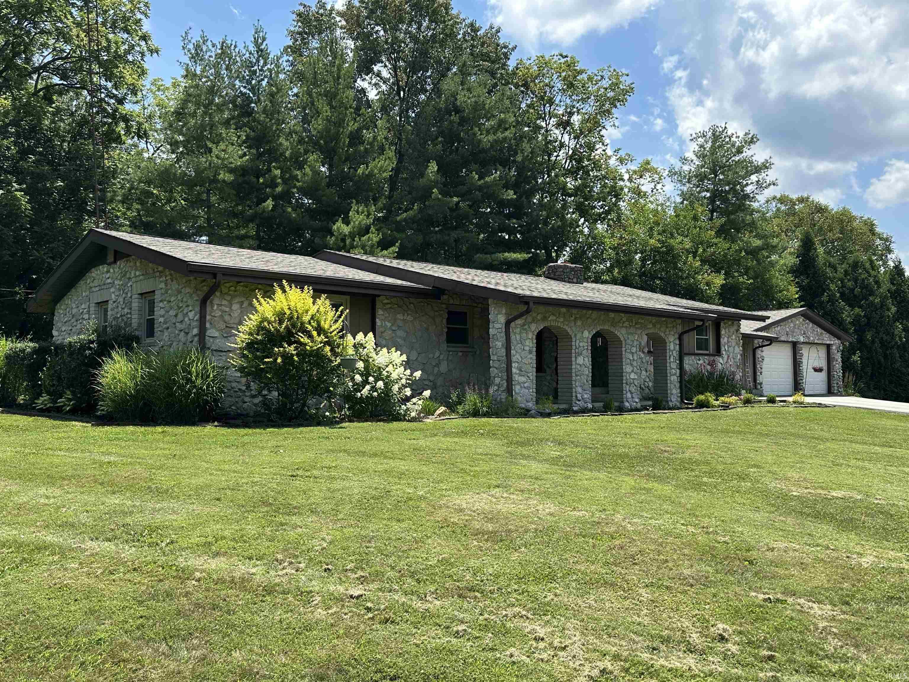 40 Ramey Drive Mitchell, IN 47446 - Photo 6 of 34