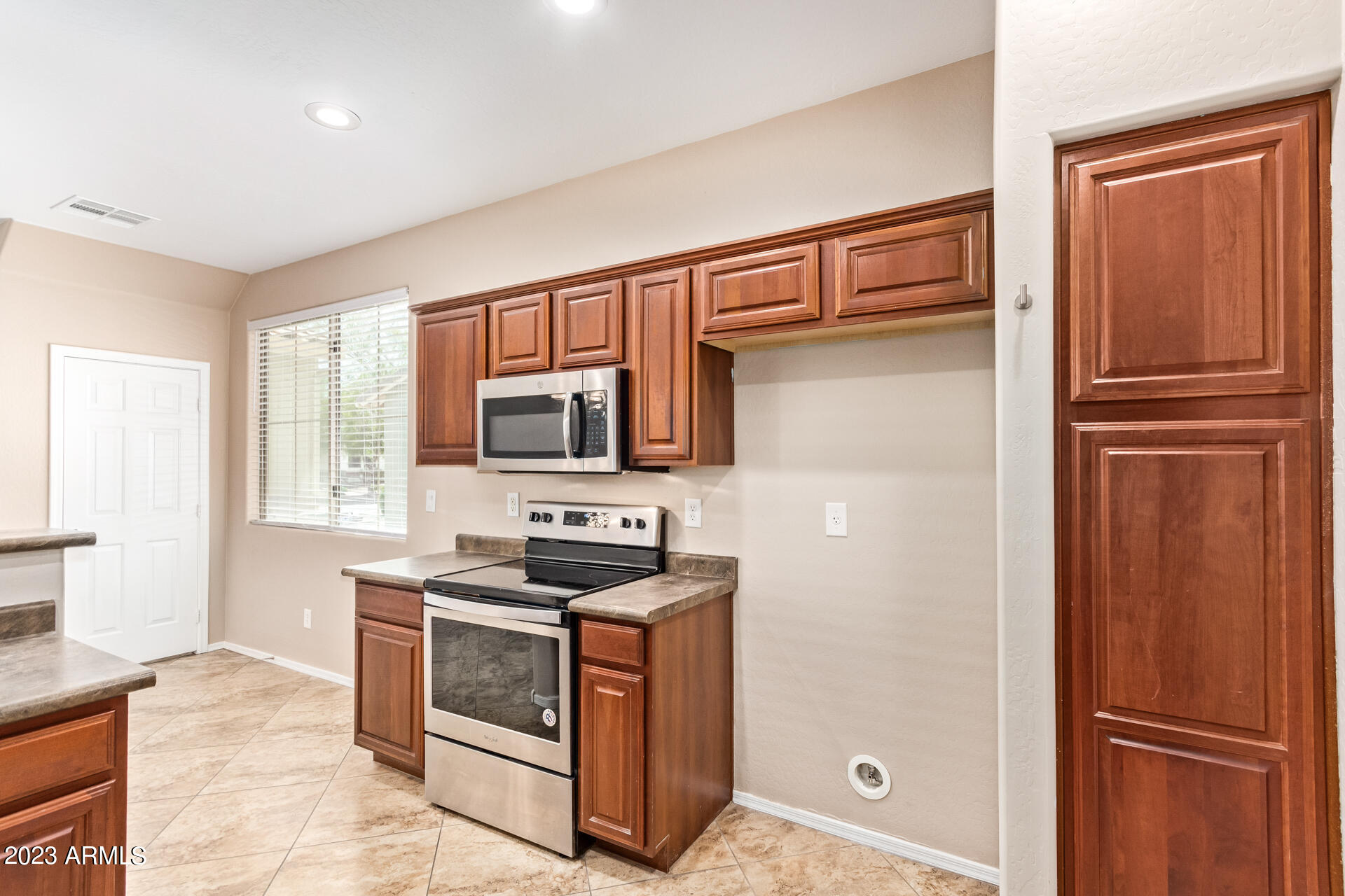 15358 West Wethersfield Road Surprise, AZ 85379 - Photo 8 of 51 16 - Wethersfield
