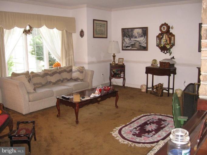 2007 Valley Road Berkeley Springs, WV 25411 - Photo 12 of 30 Living Room