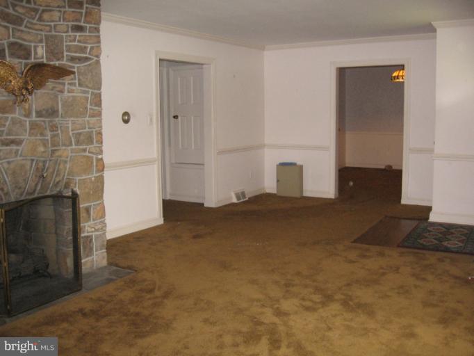 2007 Valley Road Berkeley Springs, WV 25411 - Photo 13 of 30 Living Room