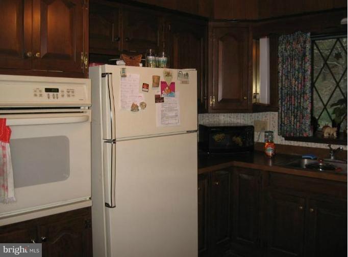 2007 Valley Road Berkeley Springs, WV 25411 - Photo 17 of 30 Kitchen #2
