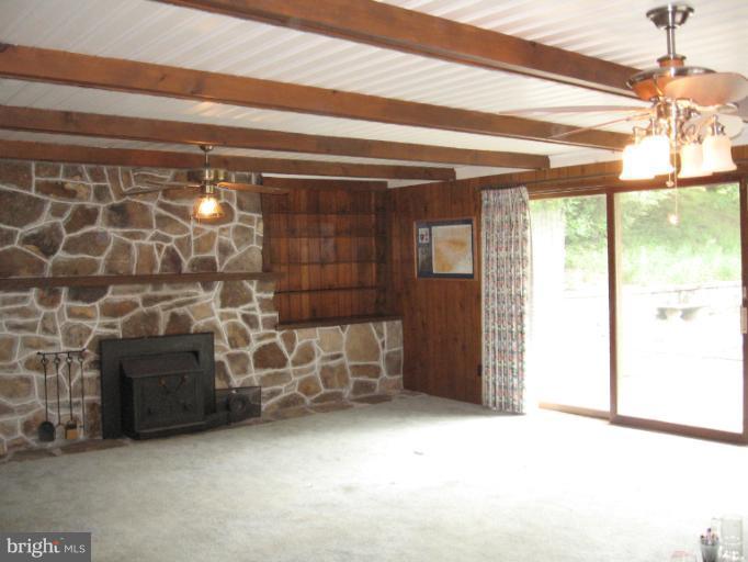 2007 Valley Road Berkeley Springs, WV 25411 - Photo 19 of 30 Family Room