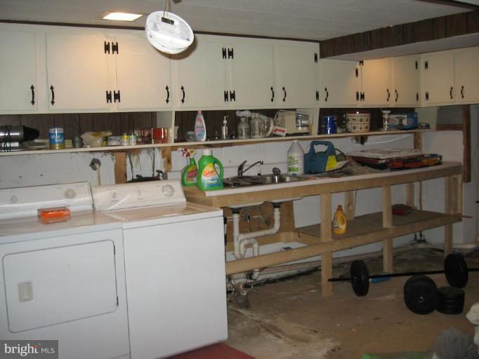 2007 Valley Road Berkeley Springs, WV 25411 - Photo 21 of 30 Laundry Area 1