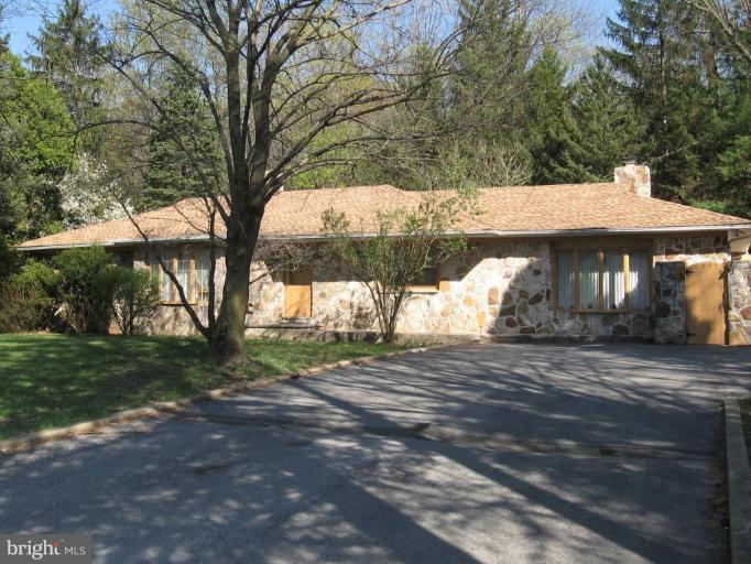 2007 Valley Road Berkeley Springs, WV 25411 - Photo 5 of 30 Exterior #3