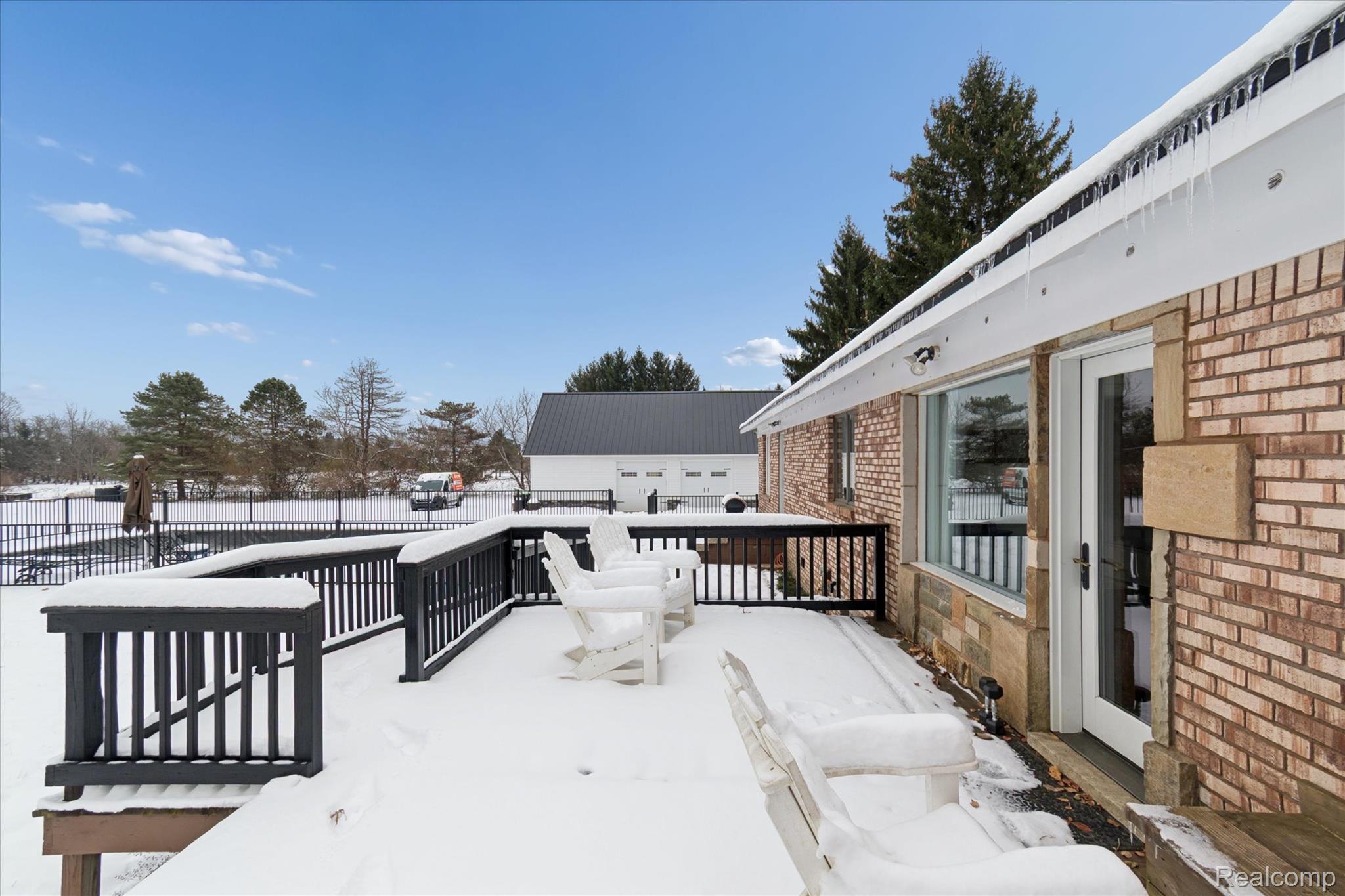 187 Darwin Road Pinckney, MI 48169 - Photo 50 of 71 Back Deck