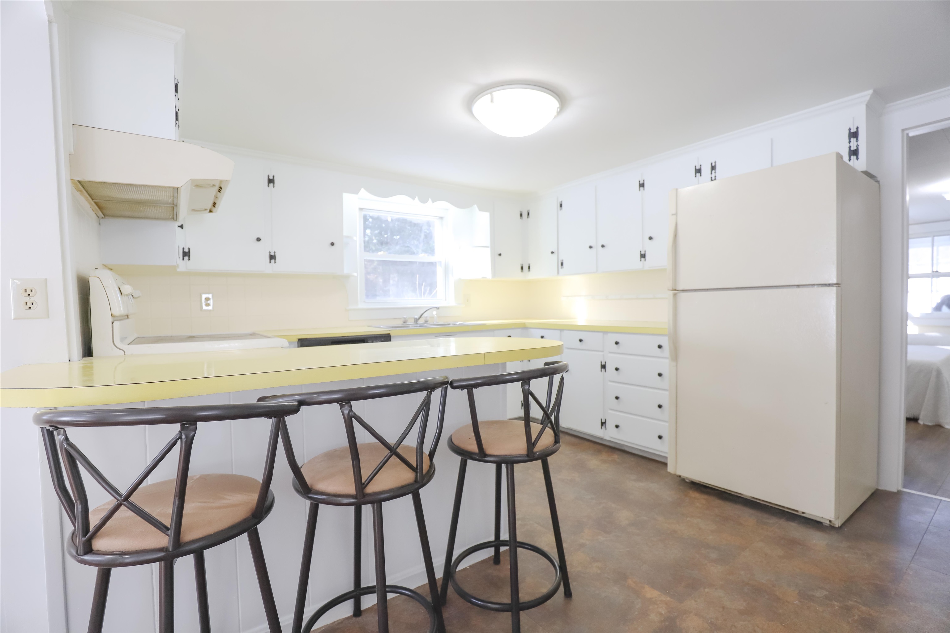 151 State Route 202 Bennington, NH 03442 - Photo 5 of 35