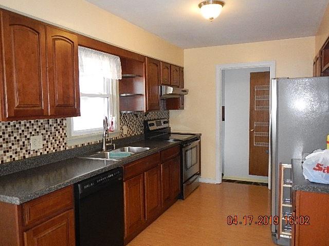 129 Meadowbrook Road Hermitage, PA 16148 - Photo 4 of 20 Gallery Image 4