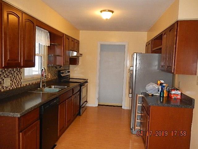 129 Meadowbrook Road Hermitage, PA 16148 - Photo 6 of 20 Gallery Image 6