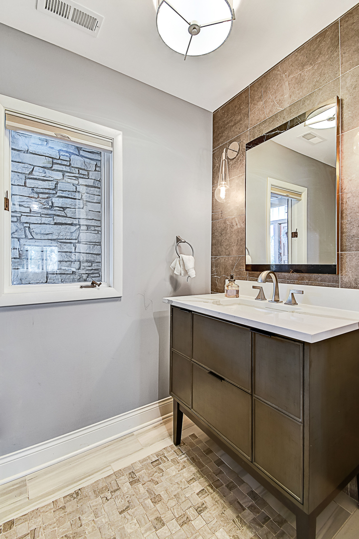 346 Old Sutton Road Barrington Hills, IL 60010 - Photo 20 of 50