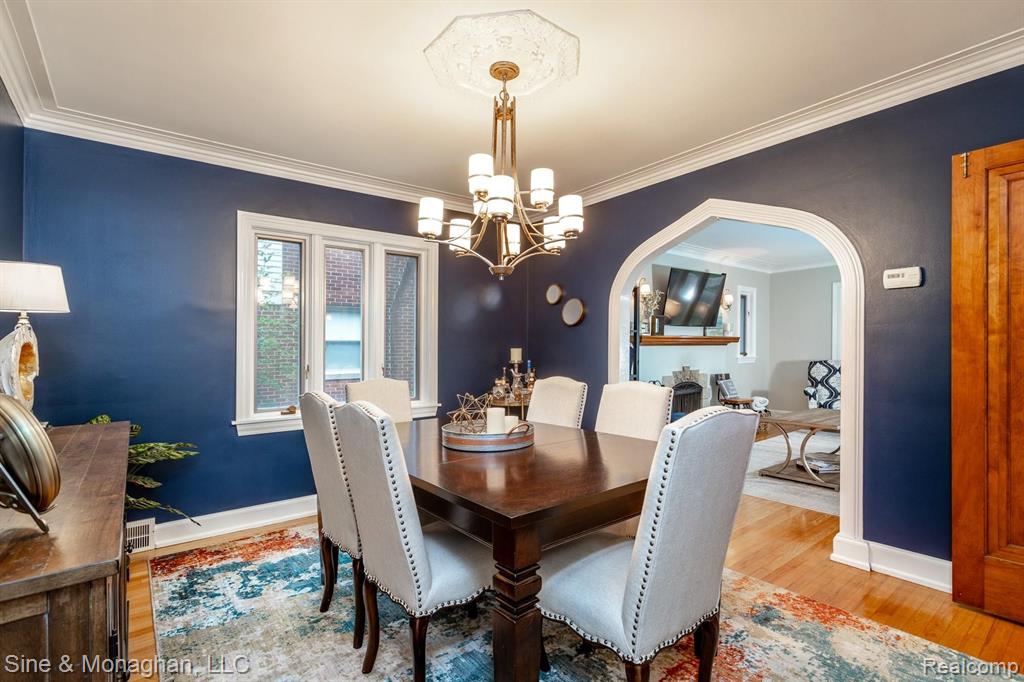 1015 Hawthorne Road Grosse Pointe Woods, MI 48236 - Photo 12 of 40